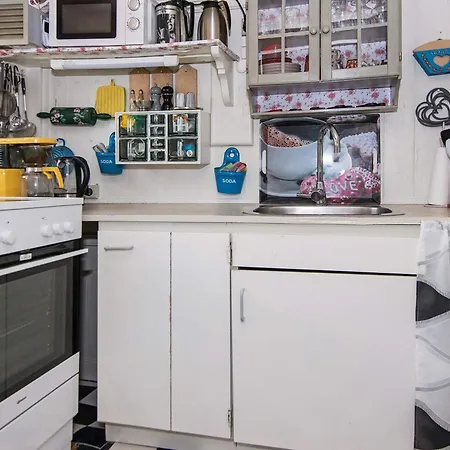 4 Person In Romo-by Traum *