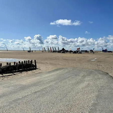 4 Person In Romo-by Traum